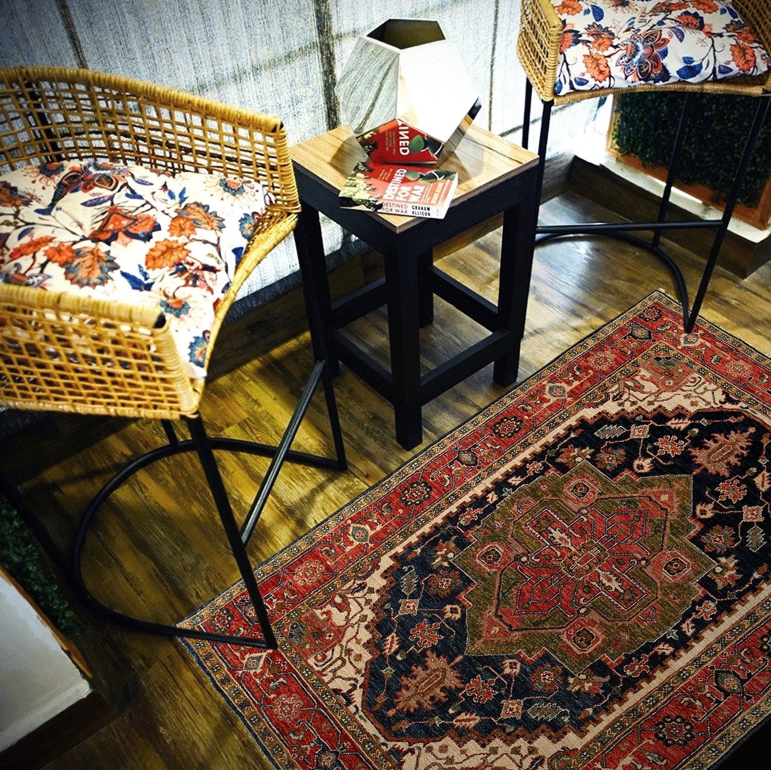 Hand Knotted Persian Design Heriz Rug 124 x 182 (cm) - No. R24373