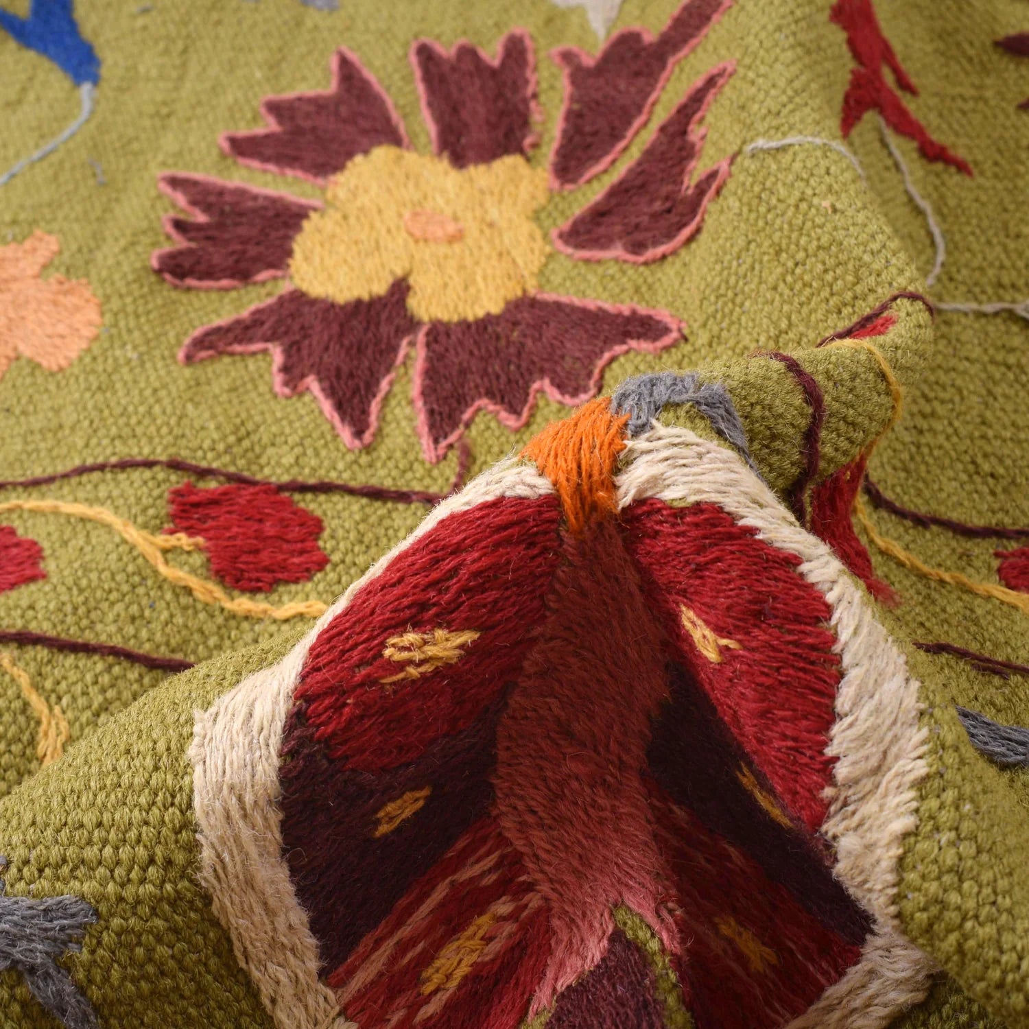 Handmade Green Embroidered Flatweave Kilim Rug 150 × 203 cm – No. B32081