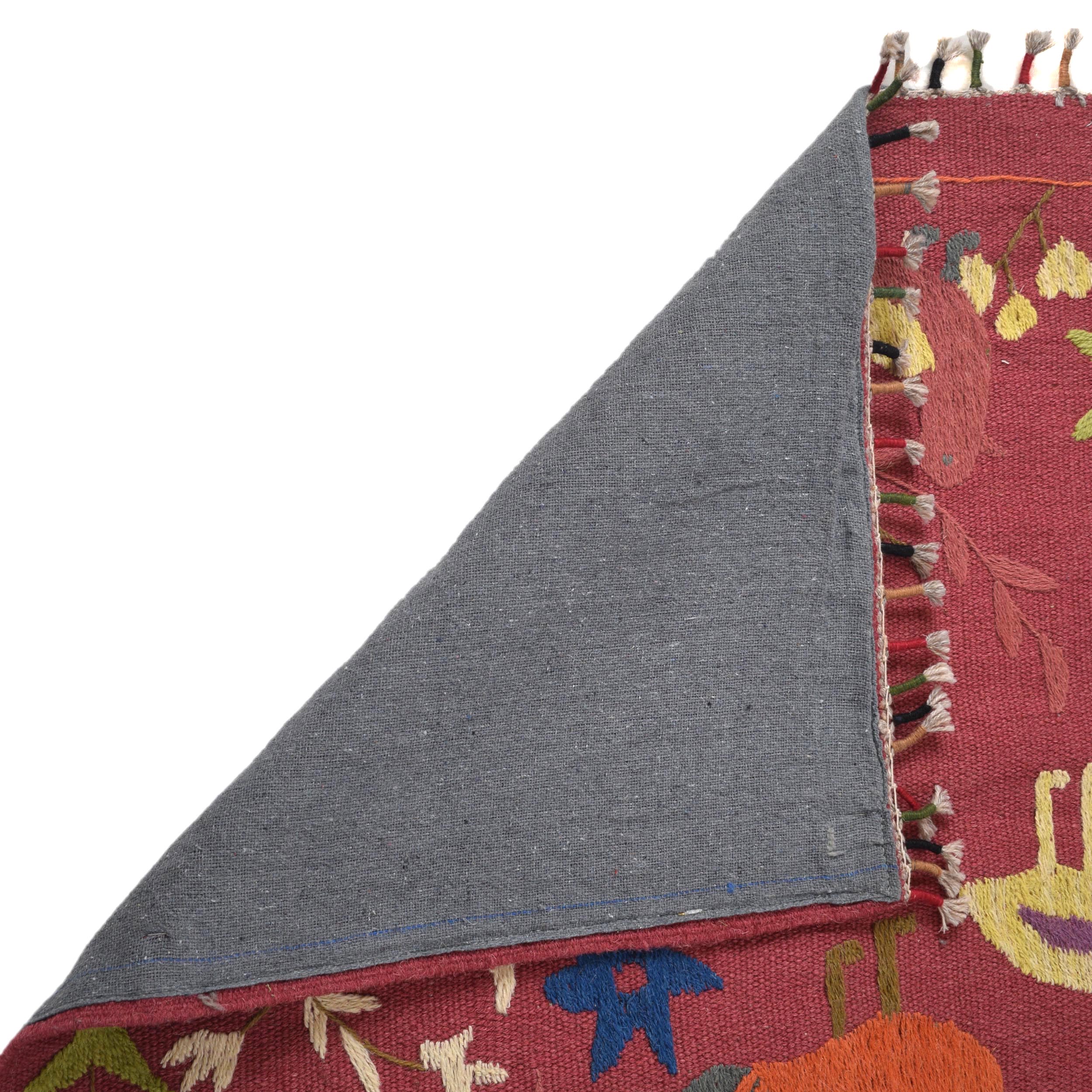 Pakistani Embroidery Kelim 3' 0" x 5' 3" (ft) - No. B32084