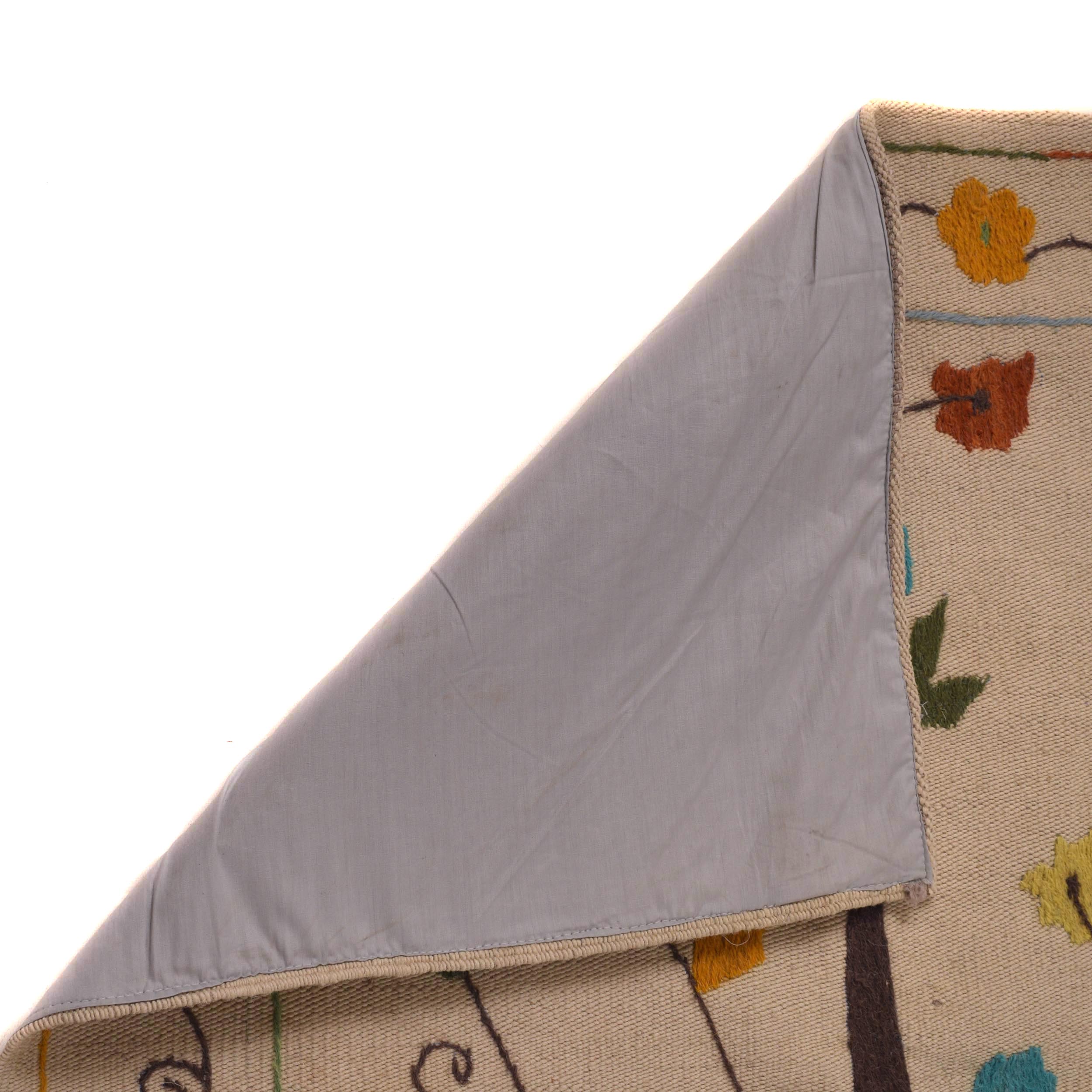 Ivory Color Embroidery Flatweave Kilim 5' 5" x 7' 8" (ft) - No. P34395