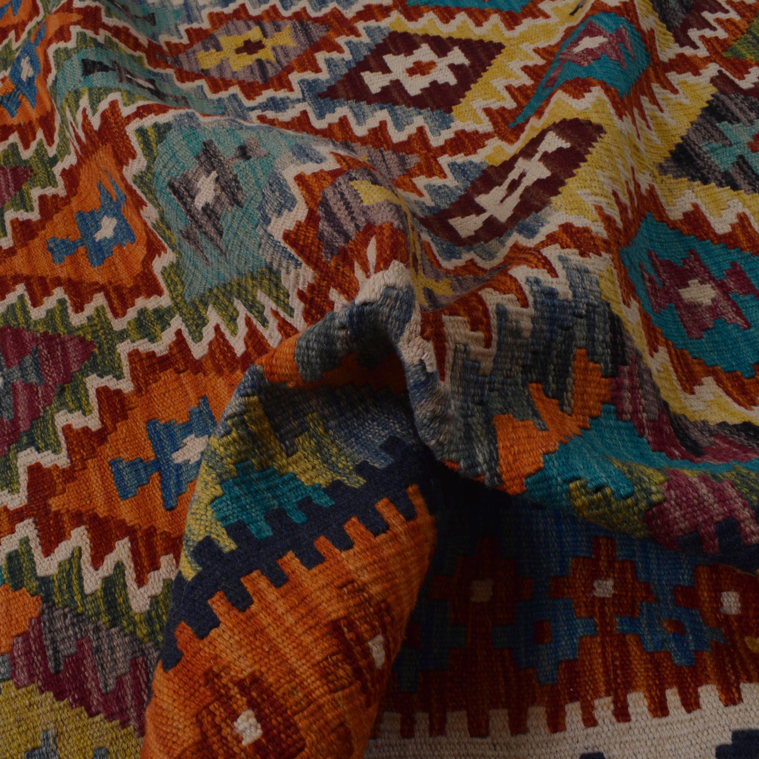 Handmade Vegetable Kilim 5' 10" x 7' 10" (ft) - No. P35655