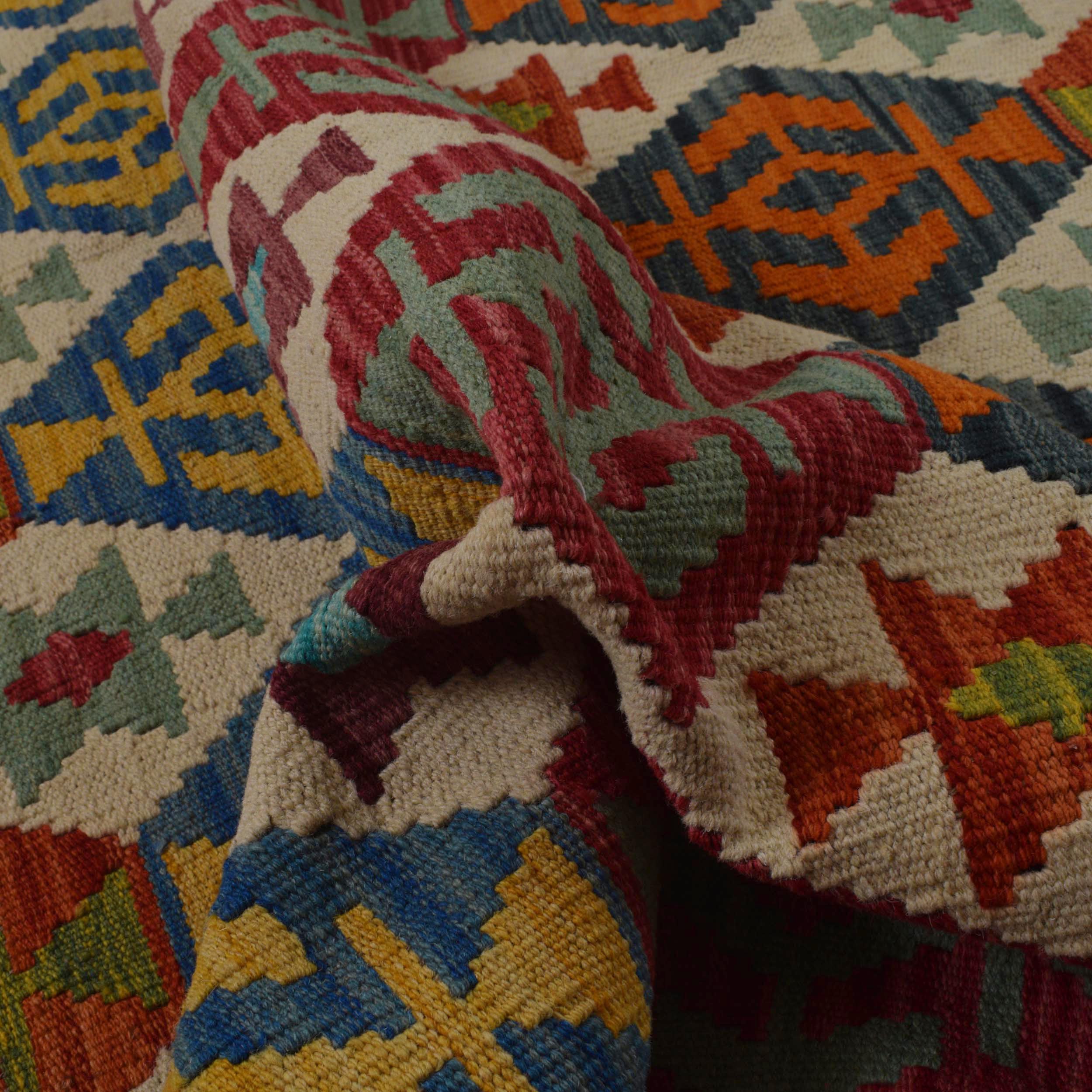 Handmade Vegetable Kilim 5' 8" x 7' 9" (ft) - No. P35993