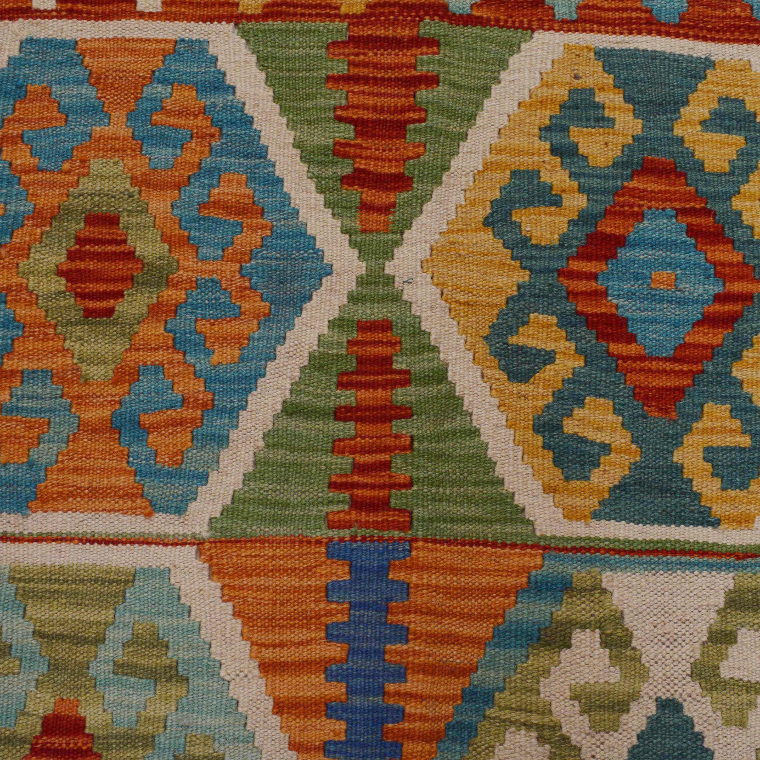 Handmade Wool Area Rug 121 x 187 cm (ID P36121)