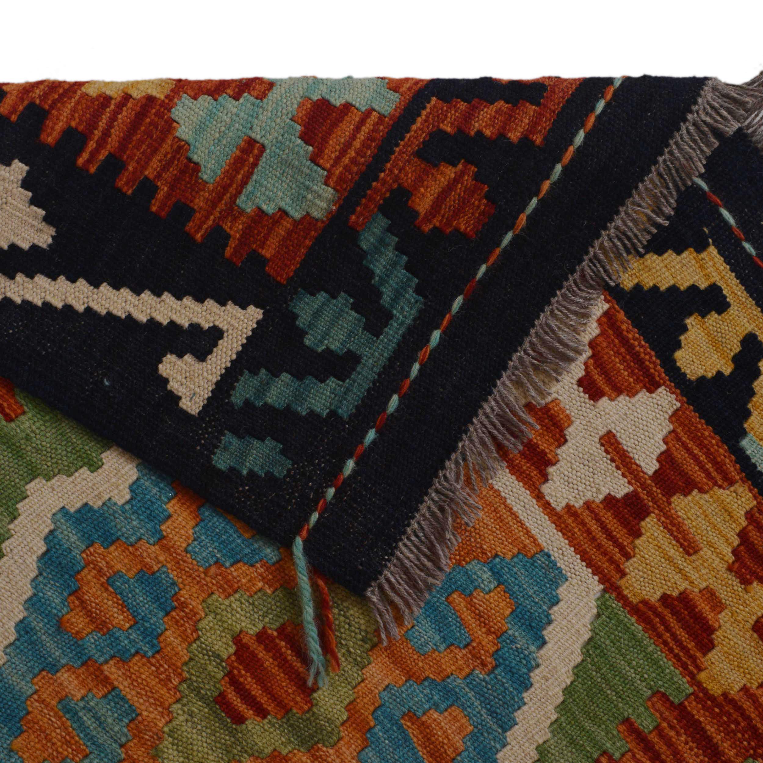 Handmade Wool Area Rug 121 x 187 cm (ID P36121)