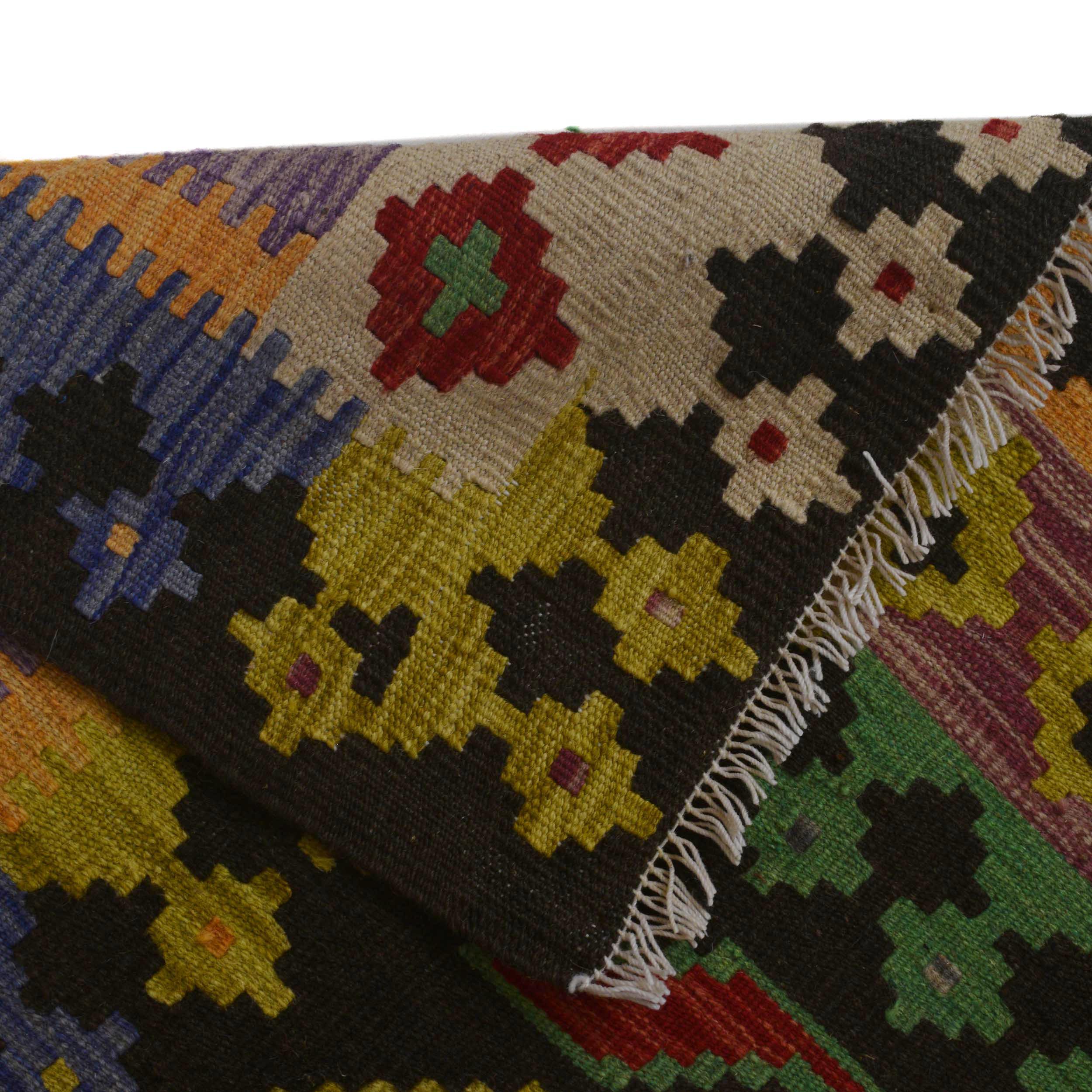 Handmade Wool Area Rug (ID P36127) 49.6 x 74.4 in