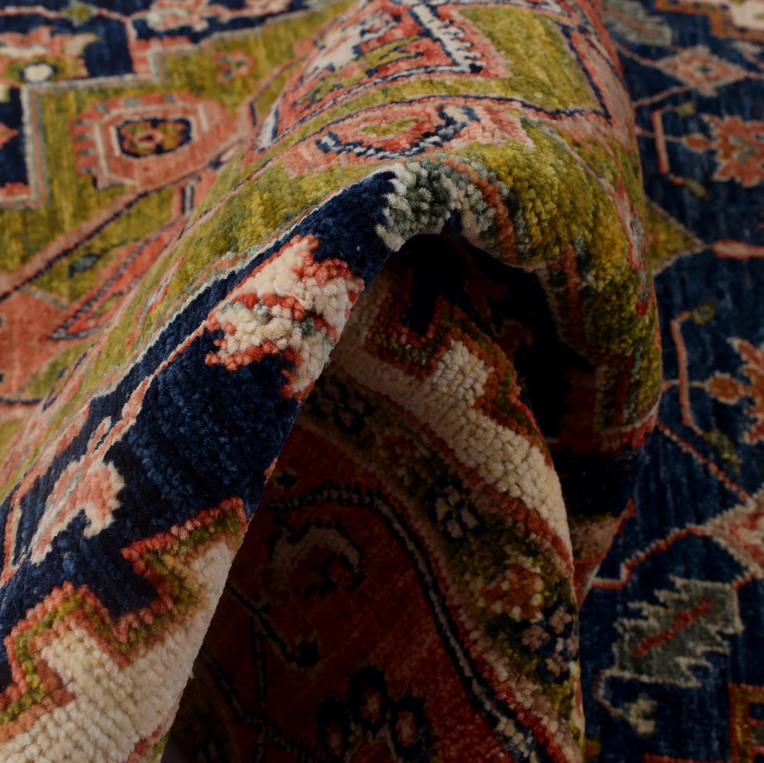 Hand Knotted Persian Design Heriz Rug 124 x 182 (cm) - No. R24373